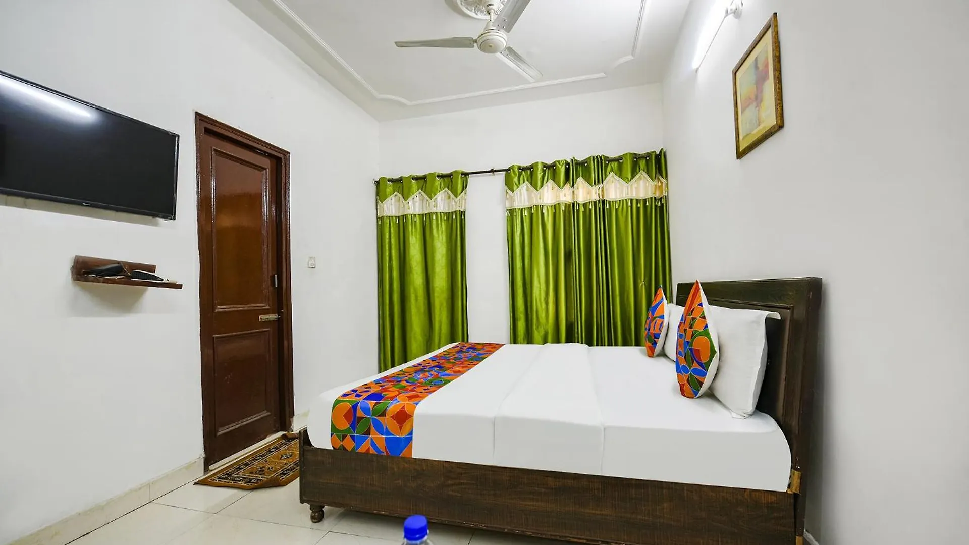Fabexpress Diamond Sec 45 Hotel Chandigarh