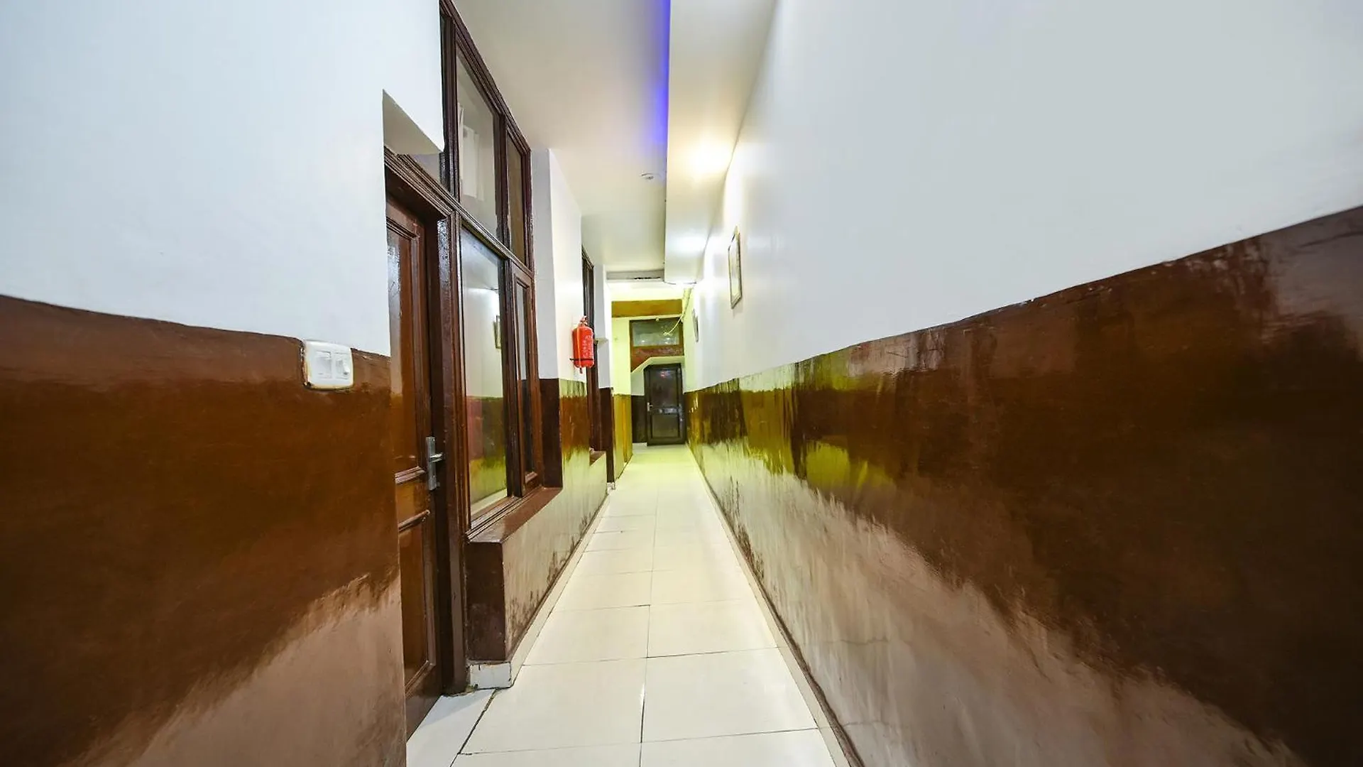 Fabexpress Diamond Sec 45 Hotel Chandigarh