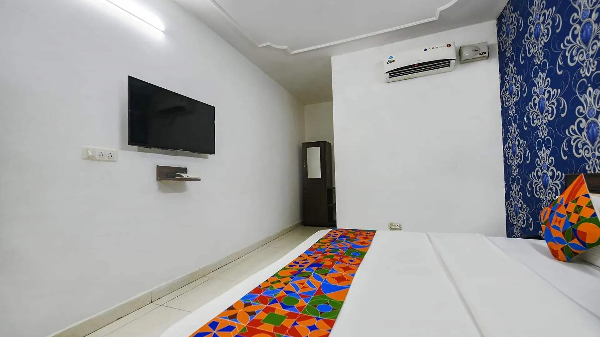 Fabexpress Diamond Sec 45 Hotel Chandigarh 3*,  India