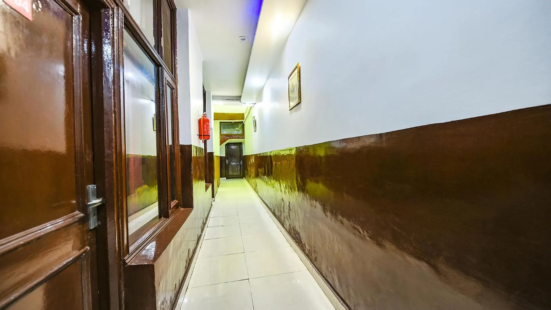 Fabexpress Diamond Sec 45 Hotel Chandigarh